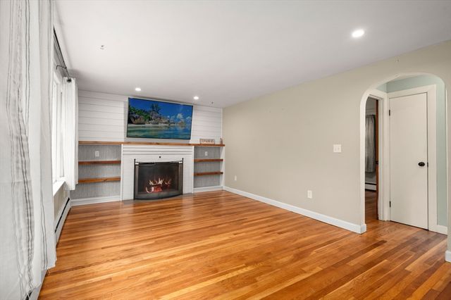 68 Kernwood Ave, Tewksbury, MA 01876