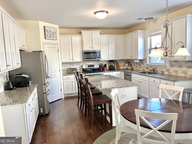 1402 Balvaird Drive, Lawrenceville, GA 30045