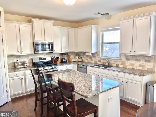 1402 Balvaird Drive, Lawrenceville, GA 30045