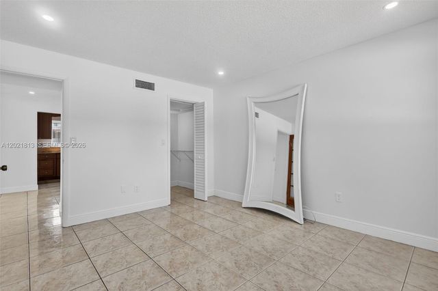 1020 94th St 301, Bay Harbor Islands, FL 33154