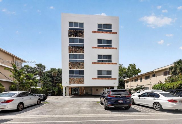 1020 94th St 301, Bay Harbor Islands, FL 33154