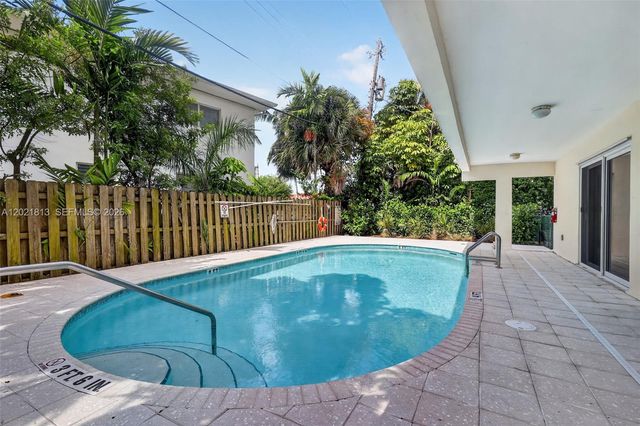 1020 94th St 301, Bay Harbor Islands, FL 33154