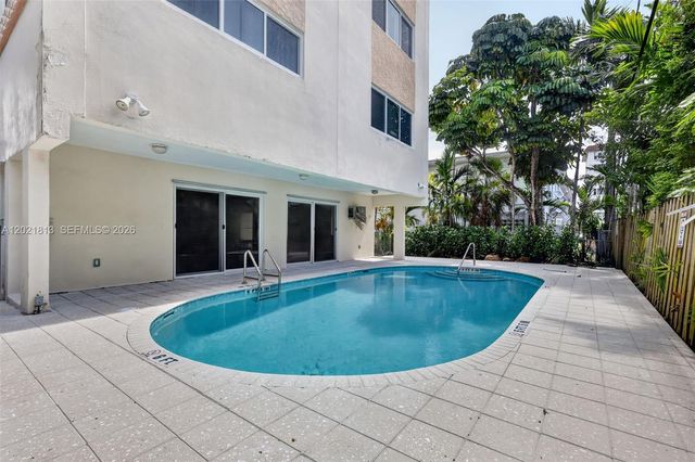 1020 94th St 301, Bay Harbor Islands, FL 33154