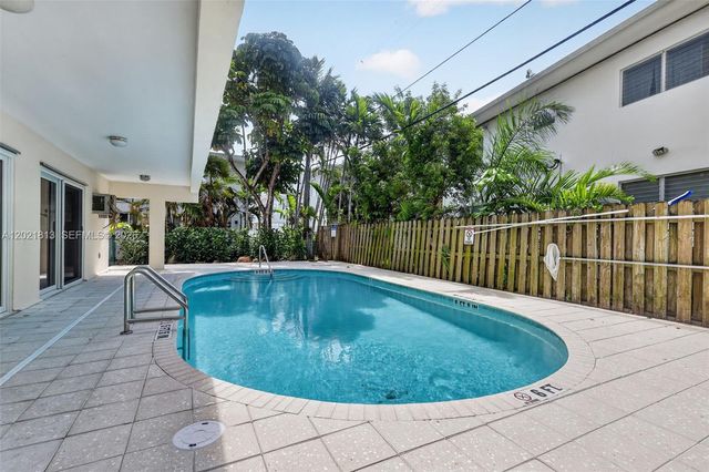 1020 94th St 301, Bay Harbor Islands, FL 33154
