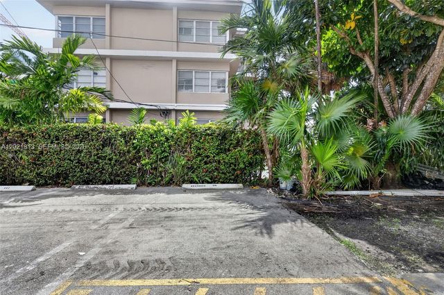 1020 94th St 301, Bay Harbor Islands, FL 33154