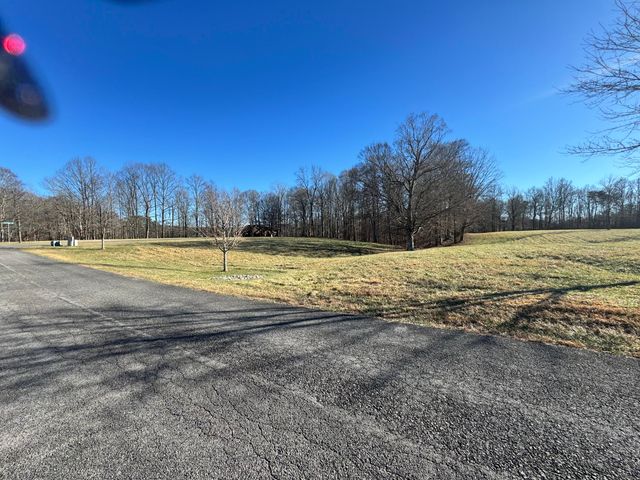 425 Cliffside Drive, Russell Springs, KY 42642