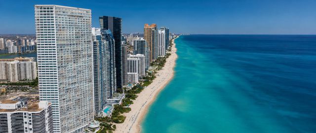 16901 Collins Avenue 3002, Sunny Isles Beach, FL 33160