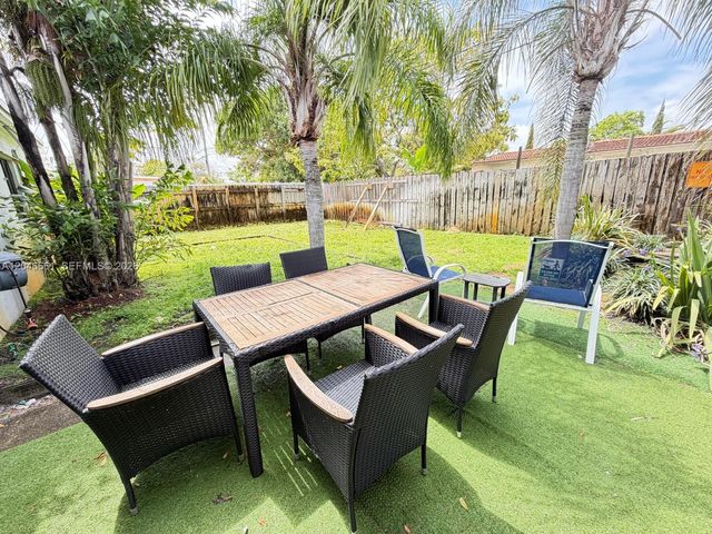 3351 NE 12th Ter, Pompano Beach, FL 33064
