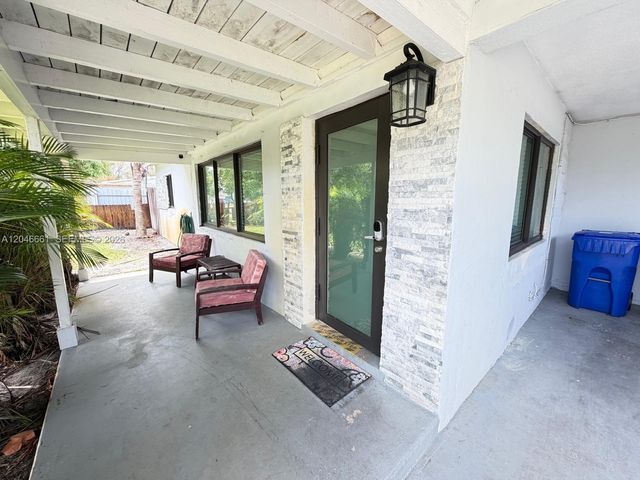 3351 NE 12th Ter, Pompano Beach, FL 33064