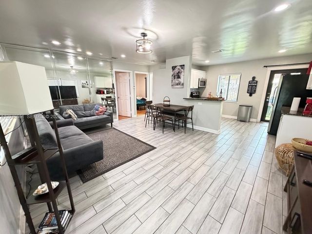 3351 NE 12th Ter, Pompano Beach, FL 33064