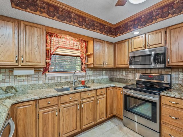 8821 Green Acorn Lane, Tallahassee, FL 32317