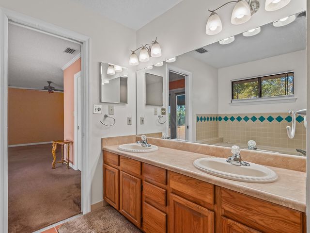 8821 Green Acorn Lane, Tallahassee, FL 32317