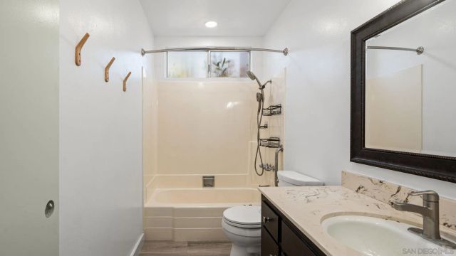 1695 Kenora, Escondido, CA 92027