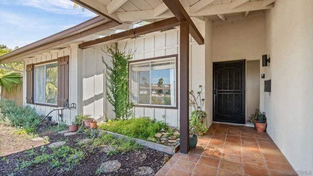 1695 Kenora, Escondido, CA 92027