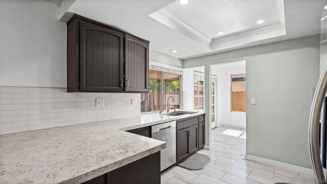 1695 Kenora, Escondido, CA 92027