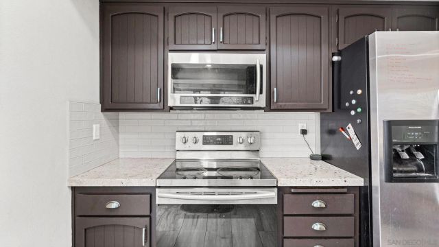 1695 Kenora, Escondido, CA 92027