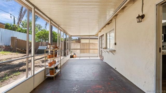 1695 Kenora, Escondido, CA 92027