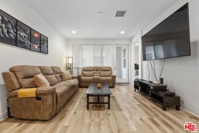 9942 Artesia Boulevard 704, Bellflower, CA 90706