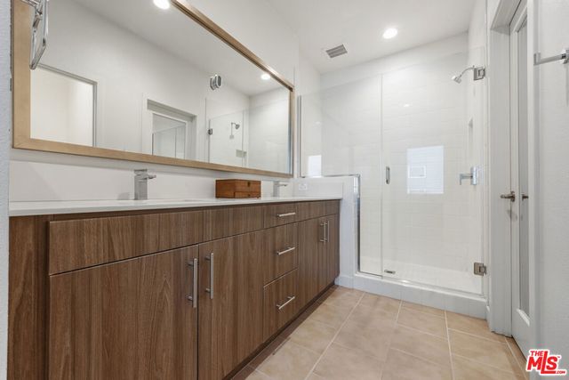 9942 Artesia Boulevard 704, Bellflower, CA 90706