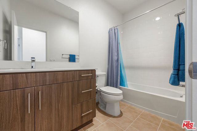 9942 Artesia Boulevard 704, Bellflower, CA 90706