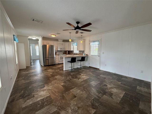 3 DATE AVENUE, Bradenton, FL 34207