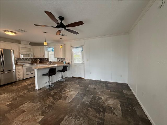 3 DATE AVENUE, Bradenton, FL 34207