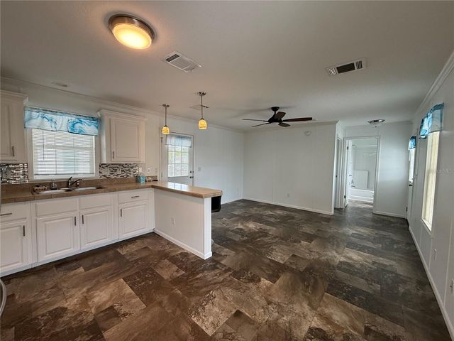 3 DATE AVENUE, Bradenton, FL 34207