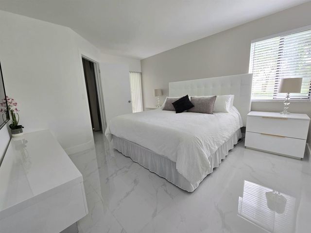 5577 Courtyard Drive, Margate, FL 33063
