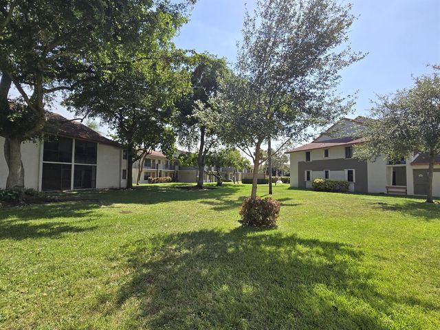 5577 Courtyard Drive, Margate, FL 33063