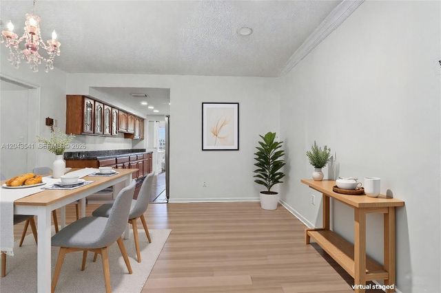 9720 Palmetto Club Ln W, Miami, FL 33157