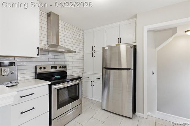 310 E Oakridge Street, Ferndale, MI 48220