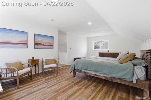 310 E Oakridge Street, Ferndale, MI 48220