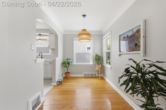 310 E Oakridge Street, Ferndale, MI 48220