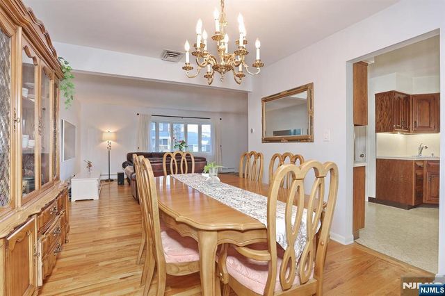 5 Linden, Emerson, NJ 07630