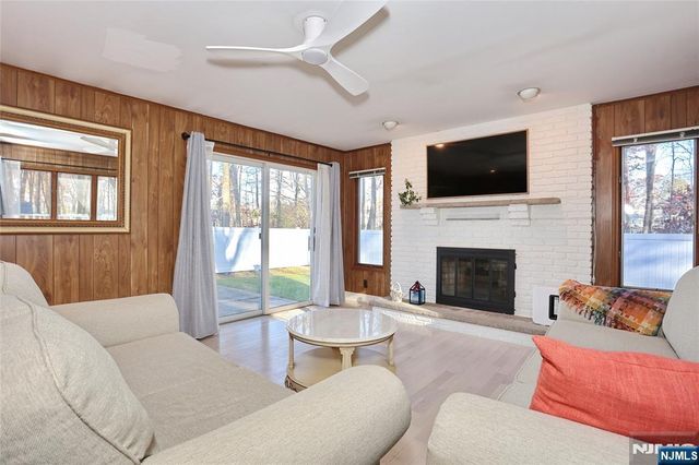 5 Linden, Emerson, NJ 07630