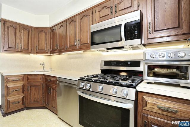 5 Linden, Emerson, NJ 07630