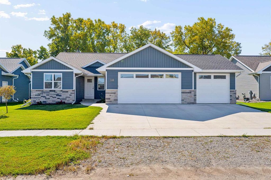 1528 LIBERTY AVENUE, Neenah, WI 54956