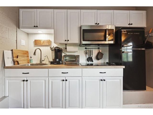 7952 Kunst Rd, Golden, CO 80403