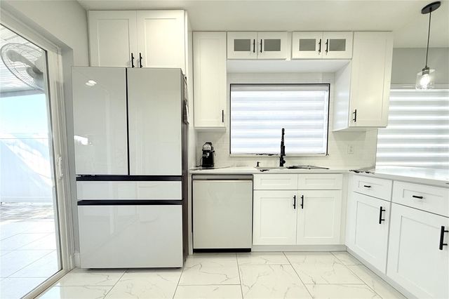 10301 FERNGLEN PLACE, Tampa, FL 33624