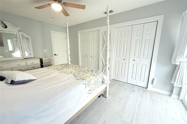 10301 FERNGLEN PLACE, Tampa, FL 33624