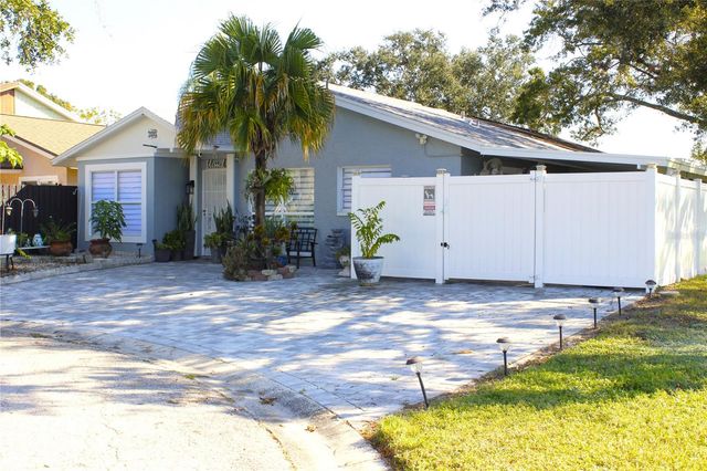 10301 FERNGLEN PLACE, Tampa, FL 33624