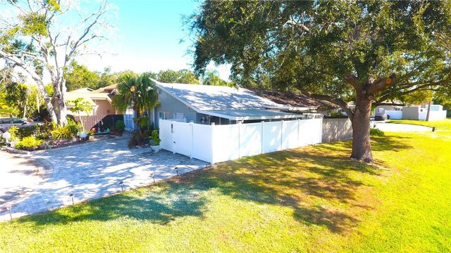 10301 FERNGLEN PLACE, Tampa, FL 33624