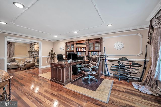 2002 PAR DR, Doylestown, PA 18901