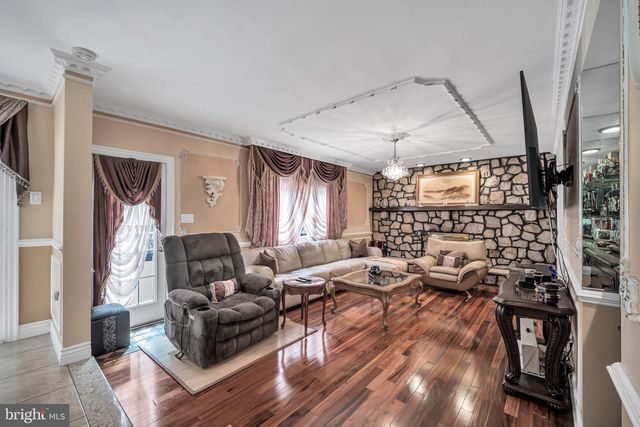 2002 PAR DR, Doylestown, PA 18901