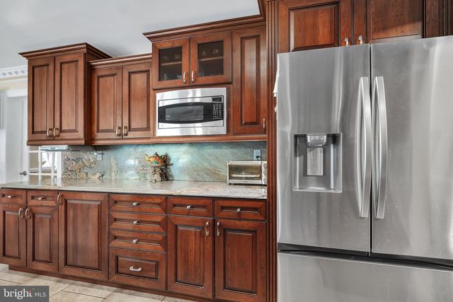 2002 PAR DR, Doylestown, PA 18901