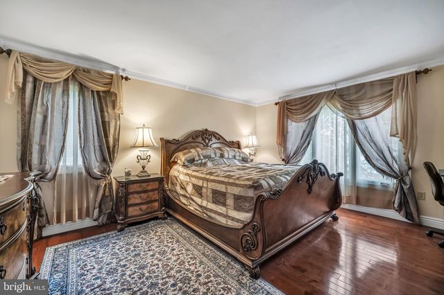 2002 PAR DR, Doylestown, PA 18901
