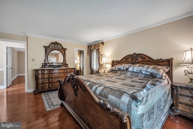 2002 PAR DR, Doylestown, PA 18901