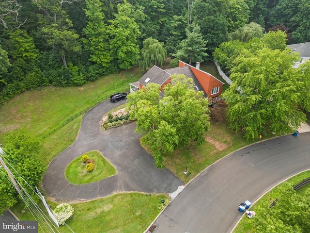 2002 PAR DR, Doylestown, PA 18901