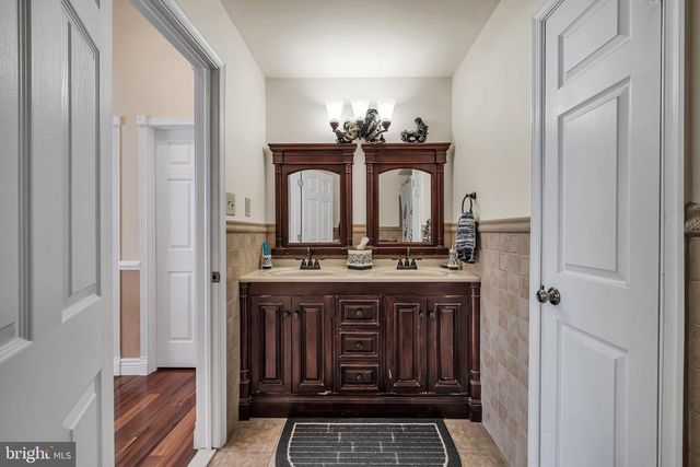 2002 PAR DR, Doylestown, PA 18901