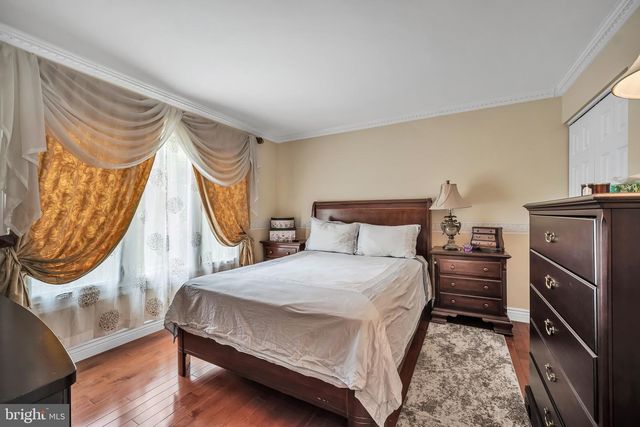 2002 PAR DR, Doylestown, PA 18901